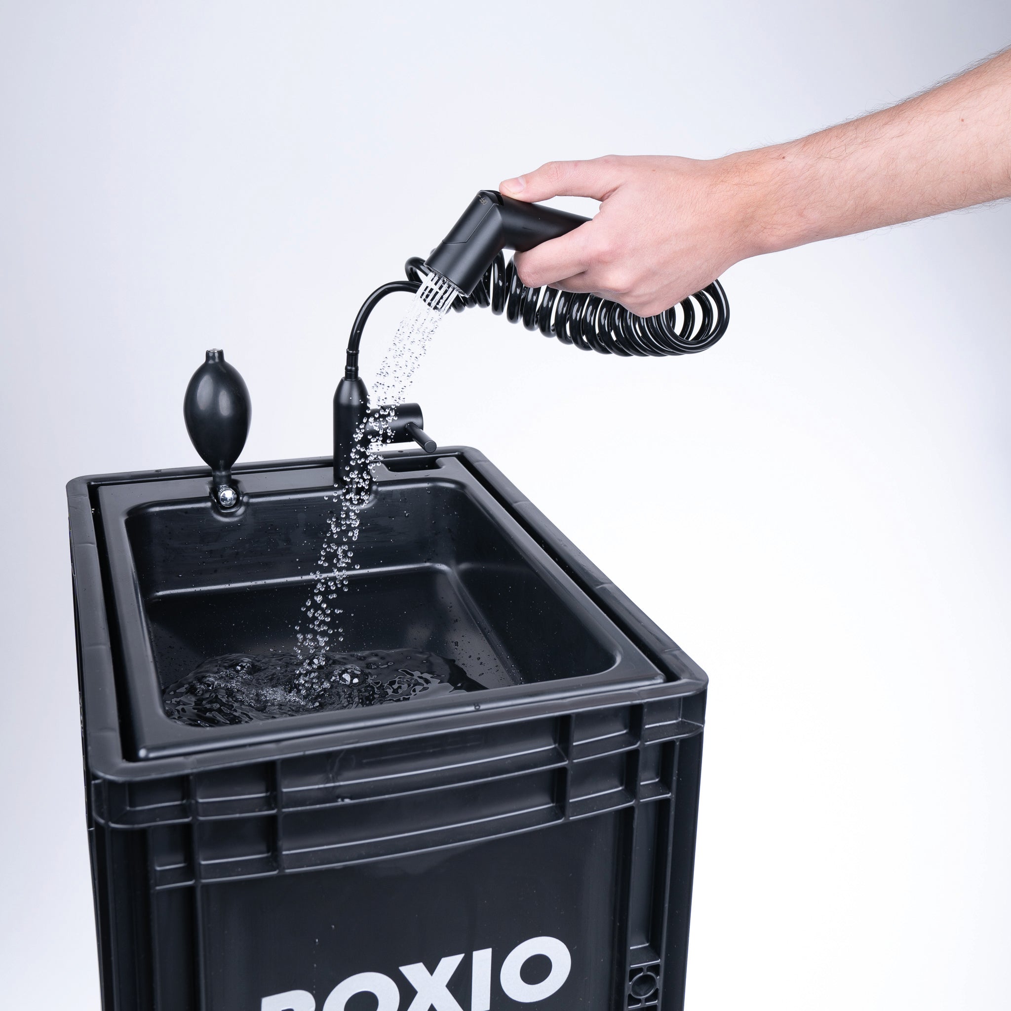 Mobiles Waschbecken mit Campingdusche