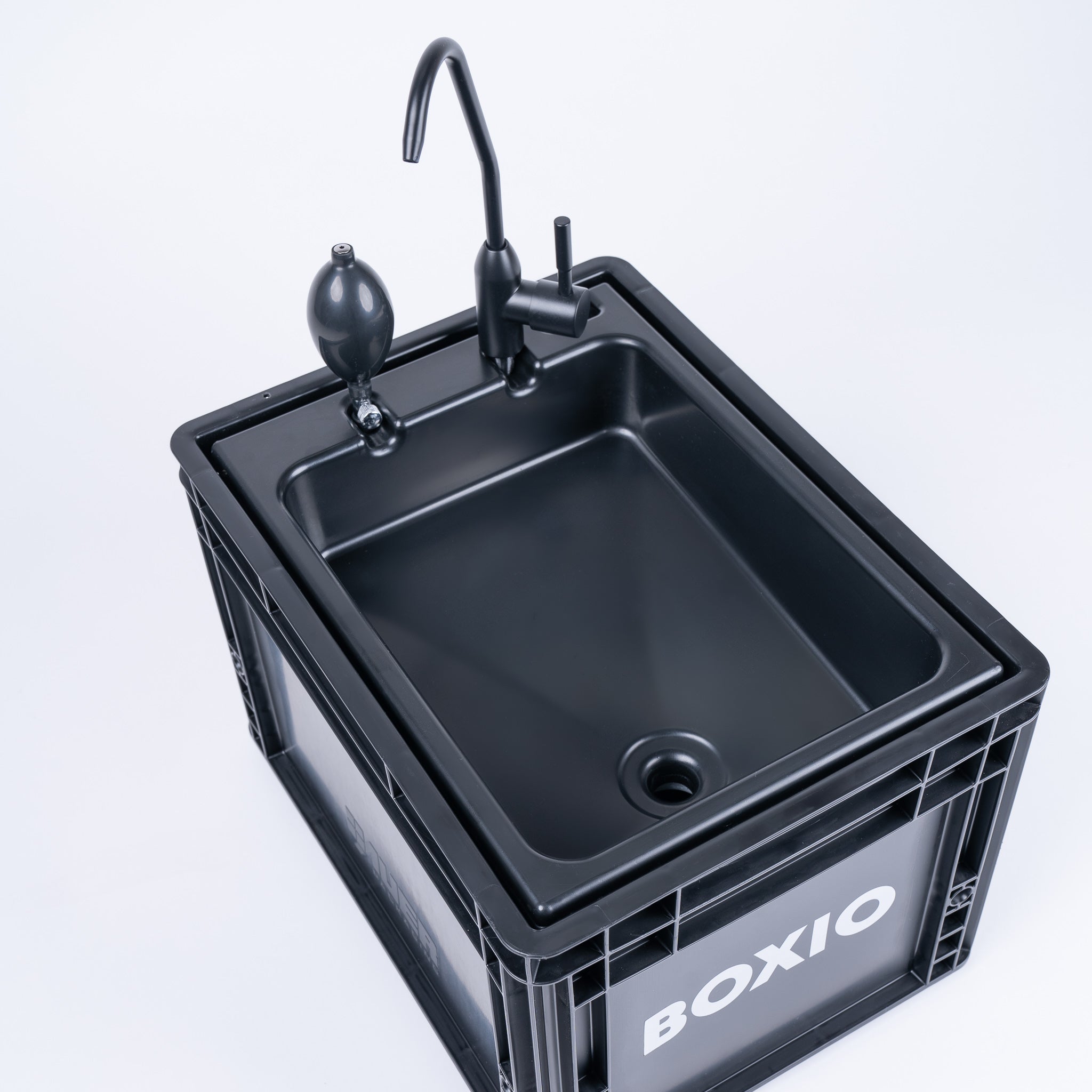 Mobiles Waschbecken mit Campingdusche