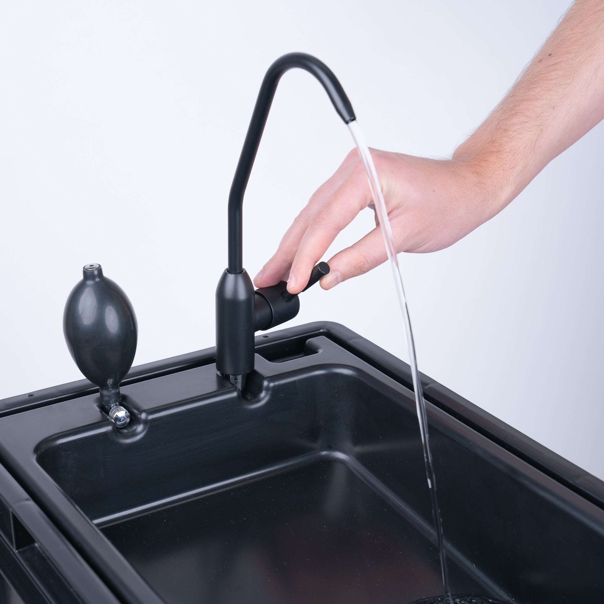 Mobiles Waschbecken mit Campingdusche